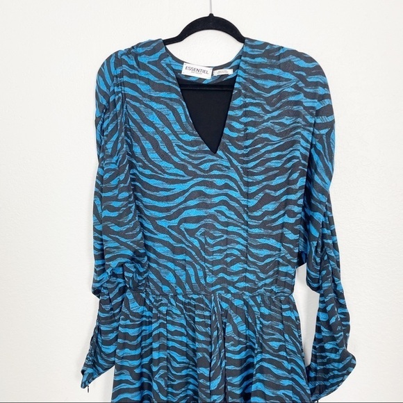 Essentiel Antwerp Wheelbarrow Tiger Print V Neck Dress Blue Mini Size 4 Casual - Picture 3 of 11